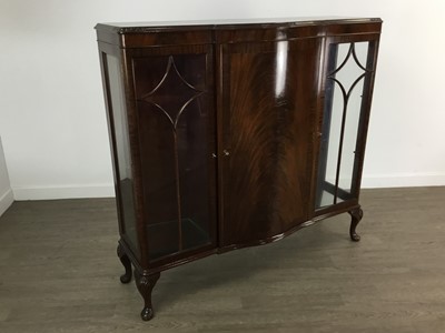 Lot 431 - MAHOGANY DISPLAY CABINET