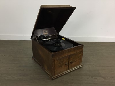 Lot 436 - TABLE TOP WIND UP GRAMOPHONE