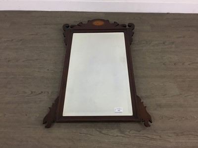 Lot 418 - GEORGIAN STYLE MAHOGANY WALL MIRROR