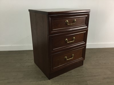 Lot 320 - PAIR OF REPRODUCTION MAHOGANY BEDSIDE CHESTS