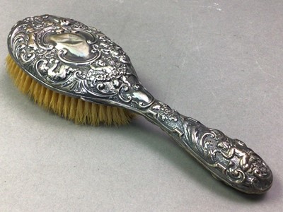 Lot 454 - SILVER BRUSH