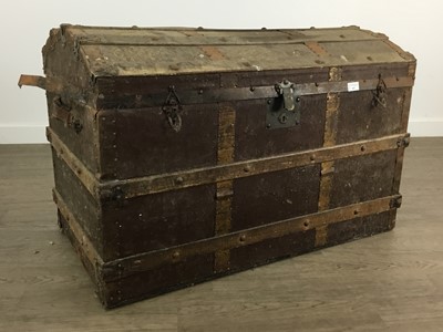 Lot 441 - VINTAGE DOME TOP TRUNK