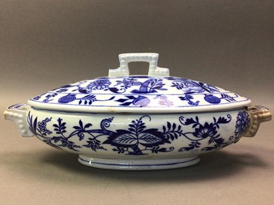 Lot 518 - CAULDON PART DINNER SERVICE