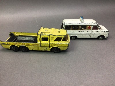 Lot 595 - COLLECTION OF TOYS AND MODELS