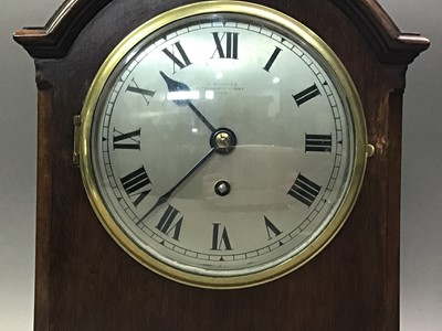 Lot 538 - MAHOGANY MANTEL CLOCK