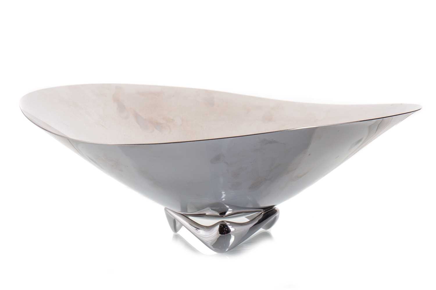 Lot 424 - AFTER HENNING KOPPEL FOR GEORG JENSEN, MASTERPIECES SERIES CENTREPIECE 'WAVE' BOWL