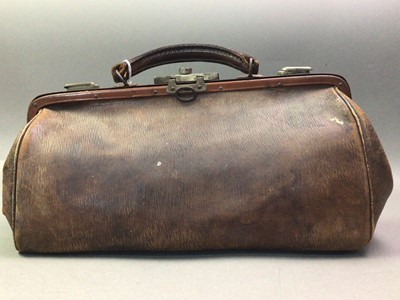 Lot 626 - LEATHER GLADSTONE BAG