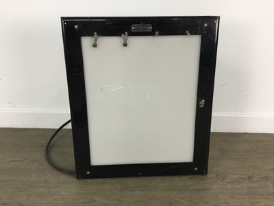 Lot 634 - NEWTON VICTOR X-RAY LIGHT