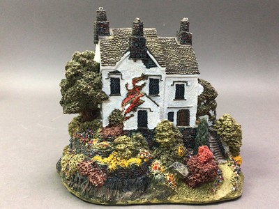 Lot 552 - COLLECTION OF TWELVE LILLIPUT LANE MODELS