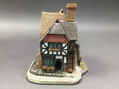 Lot 568 - COLLECTION OF FIFTEEN LILLIPUT LANE MODELS