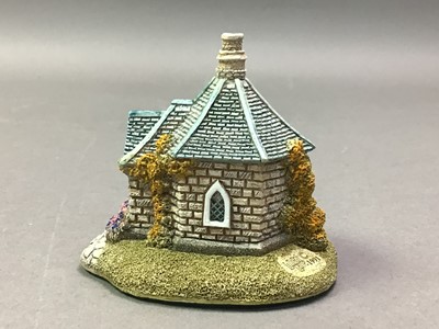 Lot 568 - COLLECTION OF FIFTEEN LILLIPUT LANE MODELS