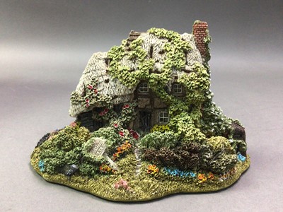 Lot 568 - COLLECTION OF FIFTEEN LILLIPUT LANE MODELS