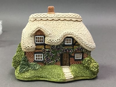 Lot 553 - COLLECTION OF FIFTEEN LILLIPUT LANE MODELS