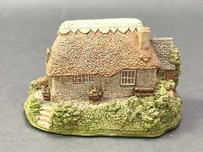 Lot 553 - COLLECTION OF FIFTEEN LILLIPUT LANE MODELS