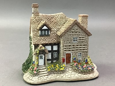 Lot 553 - COLLECTION OF FIFTEEN LILLIPUT LANE MODELS