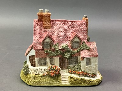 Lot 553 - COLLECTION OF FIFTEEN LILLIPUT LANE MODELS