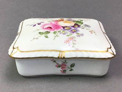 Lot 562 - ROYAL CROWN DERBY TRINKET BOX