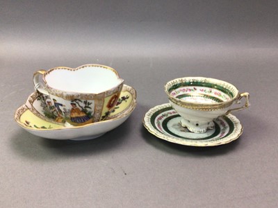 Lot 562 - ROYAL CROWN DERBY TRINKET BOX