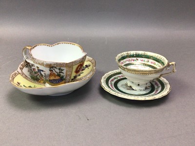 Lot 562 - ROYAL CROWN DERBY TRINKET BOX