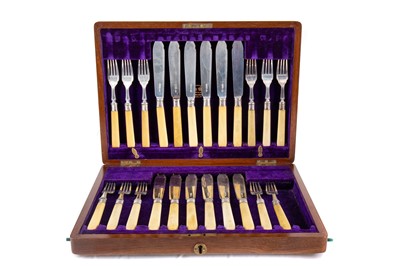 Lot 163 - EDWARDIAN FISH SERVICE