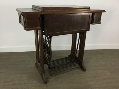 Lot 577 - SINGER TREADLE SEWING MACHINE