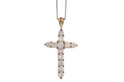 Lot 764 - DIAMOND CROSS PENDANT