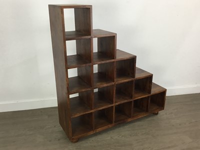 Lot 650 - MODERN HARDWOOD DISPLAY STAND