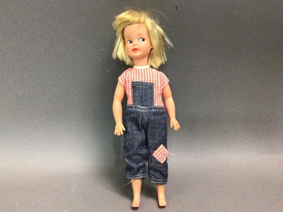 Lot 697 - COLLECTION OF SINDY DOLLS AND ACCESSORIES