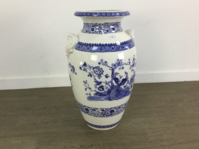 Lot 743 - 20TH CENTURY BLUE AND WHITE VASE