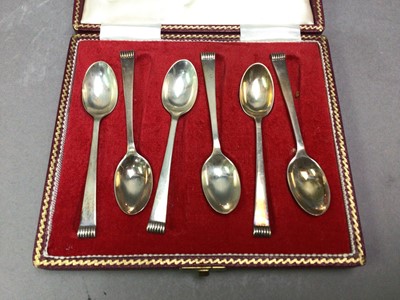 Lot 694 - SET OF SIX SILVER COFFEE SPOONS