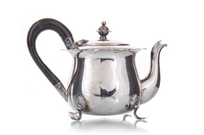 Lot 121 - EDWARDIAN SILVER BACHELOR'S TEAPOT