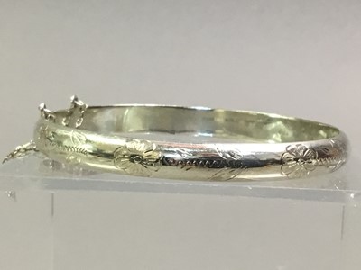 Lot 15 - GROUP OF SEVEN BANGLES