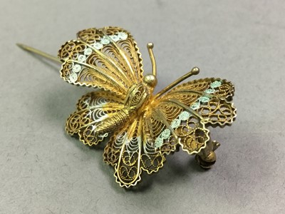 Lot 16 - COLLECTION OF TWENTY BROOCHES