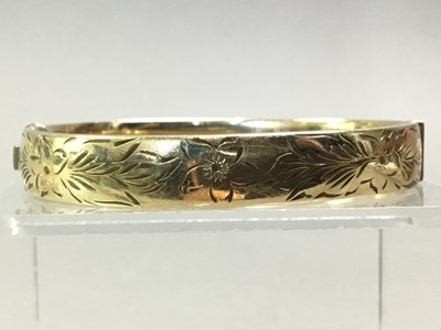 Lot 18 - GROUP OF FIVE BANGLES