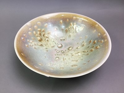 Lot 133 - STUDIO POTTERY BOWL