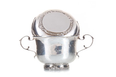 Lot 136 - EDWARDIAN SILVER PORRINGER AND COVER