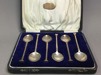 Lot 162 - SET OF SIX SILVER SEAL TOP COFFEE SPOONS