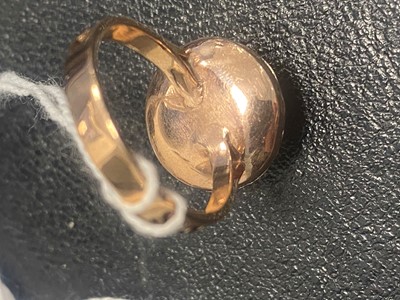 Lot 743 - EMERALD AND DIAMOND TARGET RING