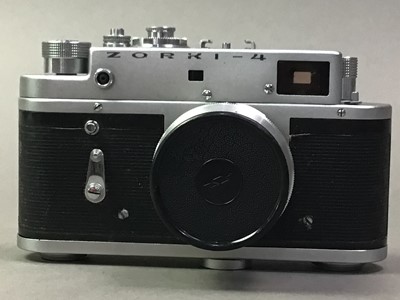 Lot 308 - GROUP OF VINTAGE CAMERAS AND ACCESSORIES