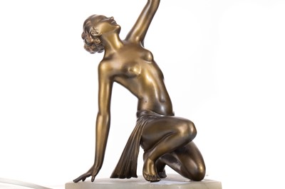 Lot 493 - ART DECO BRONZED SPELTER FIGURAL TABLE LAMP