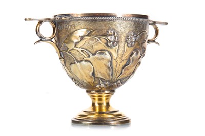 Lot 175 - ART NOUVEAU SILVER GILT LOVING CUP/PORRINGER