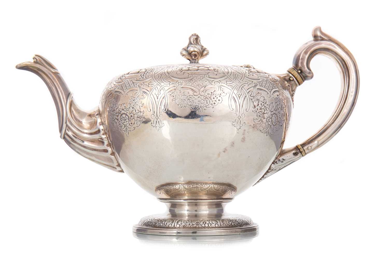 Lot 6 - VICTORIAN SILVER TEAPOT