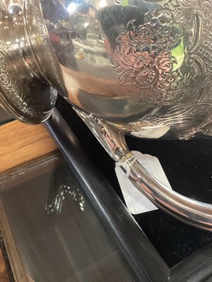 Lot 6 - VICTORIAN SILVER TEAPOT