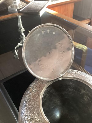 Lot 6 - VICTORIAN SILVER TEAPOT