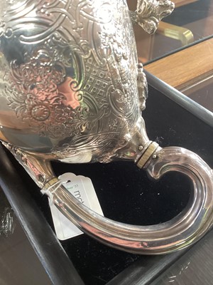 Lot 6 - VICTORIAN SILVER TEAPOT