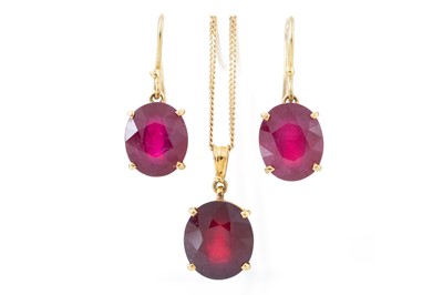 Lot 446 - RUBY PENDANT AND EARRING SET