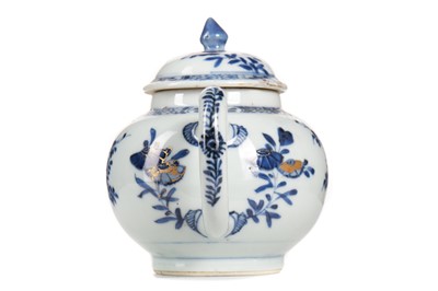 Lot 1059 - 18TH CENTURY CHINESE BLUE AND WHITE TEA POT