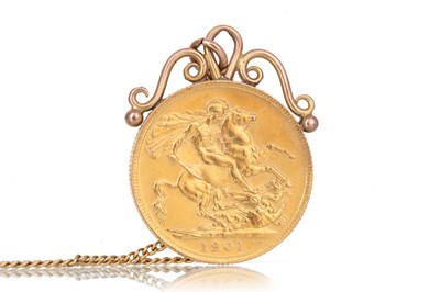 Lot 30 - VICTORIA SOVEREIGN PENDANT