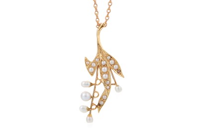 Lot 468 - PEARL SPRAY NECKLACE