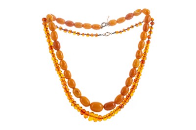 Lot 476 - AMBER BEAD NECKLACE